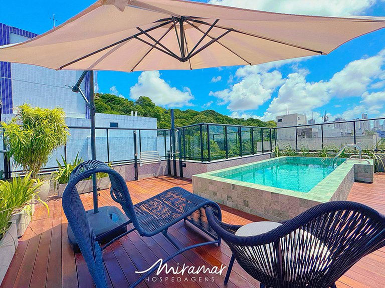 Flat com terraço privativo no Cabo Branco