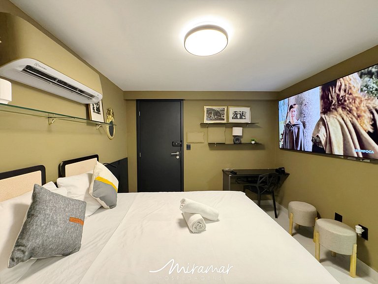 Flat com terraço privativo no Cabo Branco