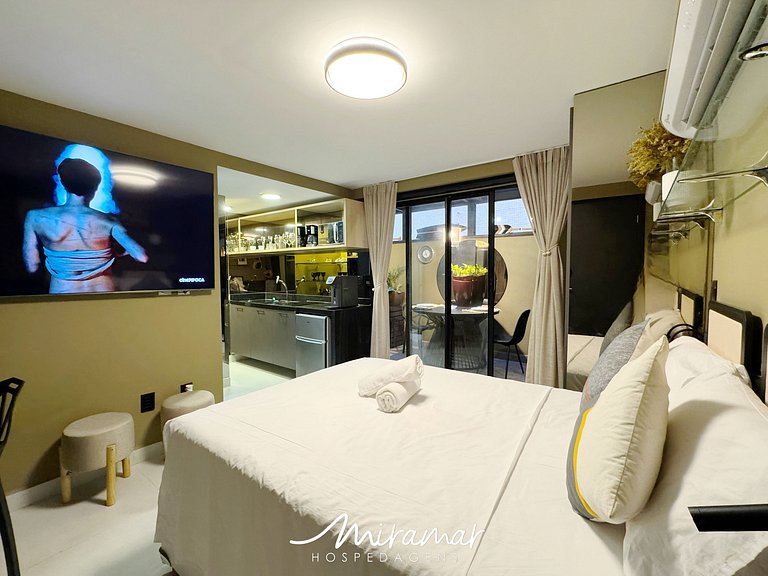 Flat com terraço privativo no Cabo Branco