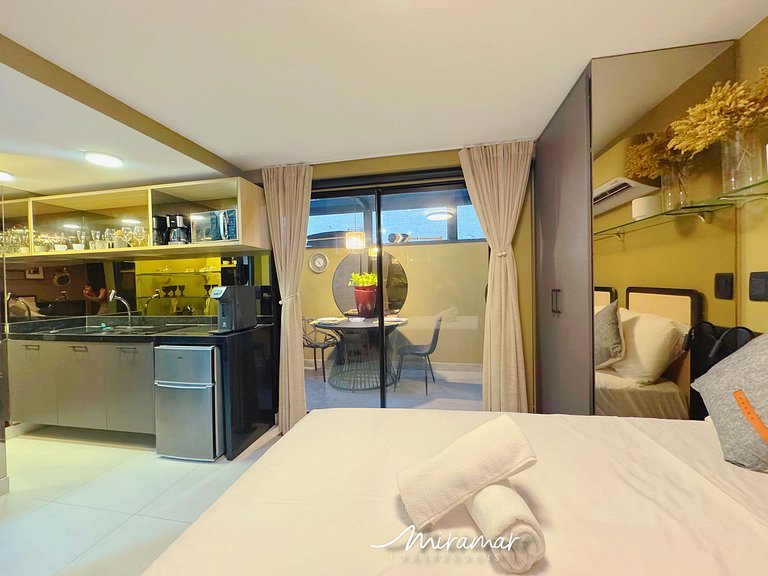 Flat com terraço privativo no Cabo Branco