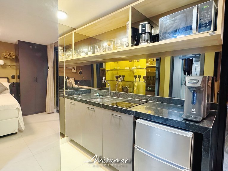 Flat com terraço privativo no Cabo Branco