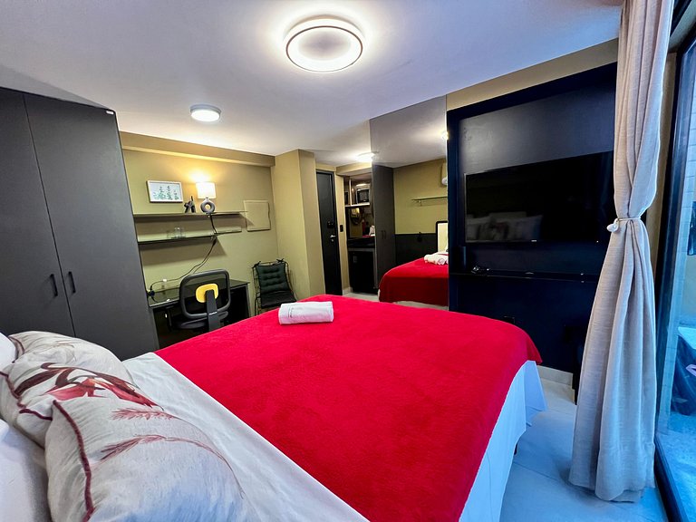 Flat com Terraço Privativo a Poucos Passos do Mar