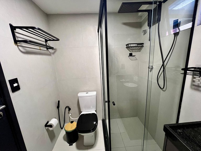 Flat com Terraço Privativo a Poucos Passos do Mar