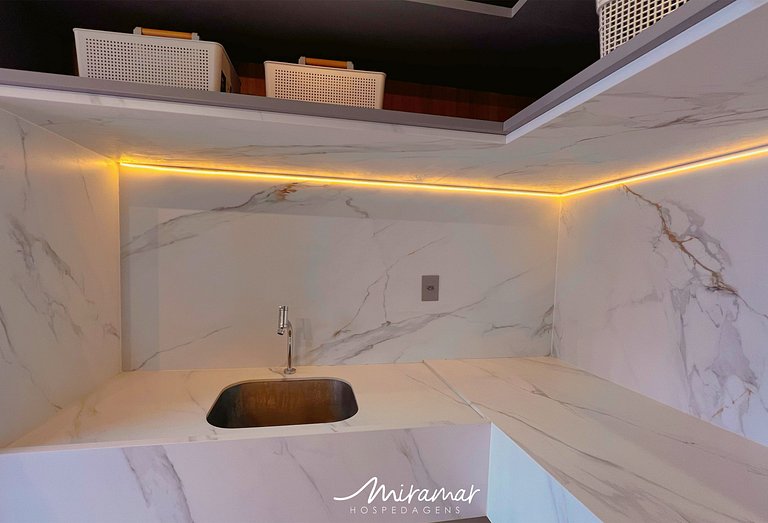 Flat p/ 2 pessoas c/ Varanda Vista Mar-Miramar