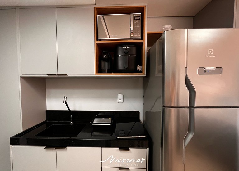 Flat c/Varanda e Vista Mar Lateral - Miramar