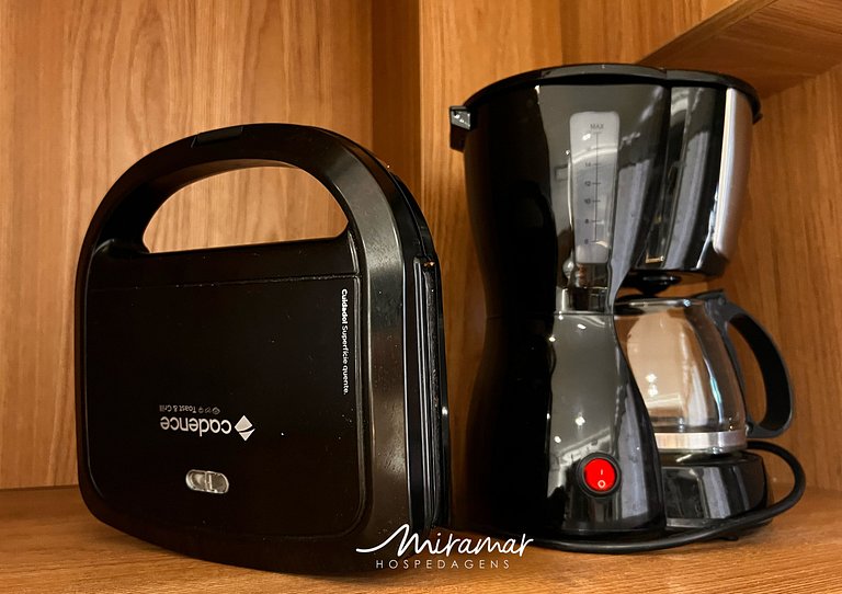 Belo Flat Alto Padrão com Varanda