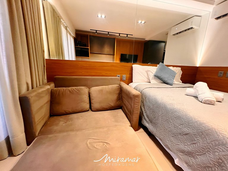 Belo Flat Alto Padrão com Varanda