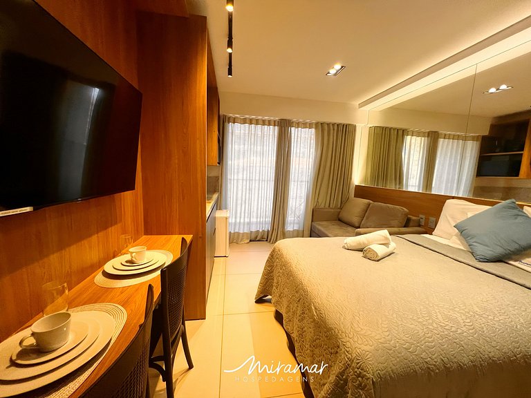 Belo Flat Alto Padrão com Varanda