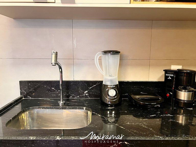 Apart. c/Varanda 2 quartos Jardim Oceania-Miramar