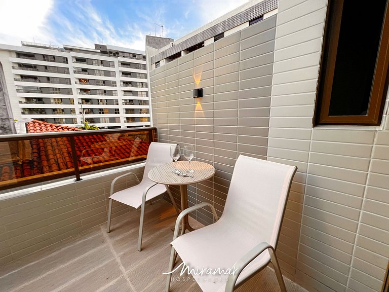 Flat com Varanda no Stay Bessa - MH