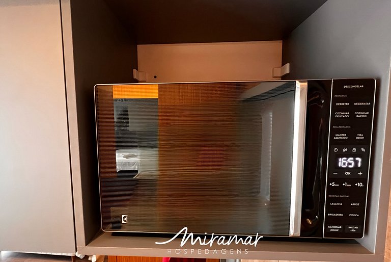 Flat p/ 2 pessoas c/ Varanda Vista Mar-Miramar