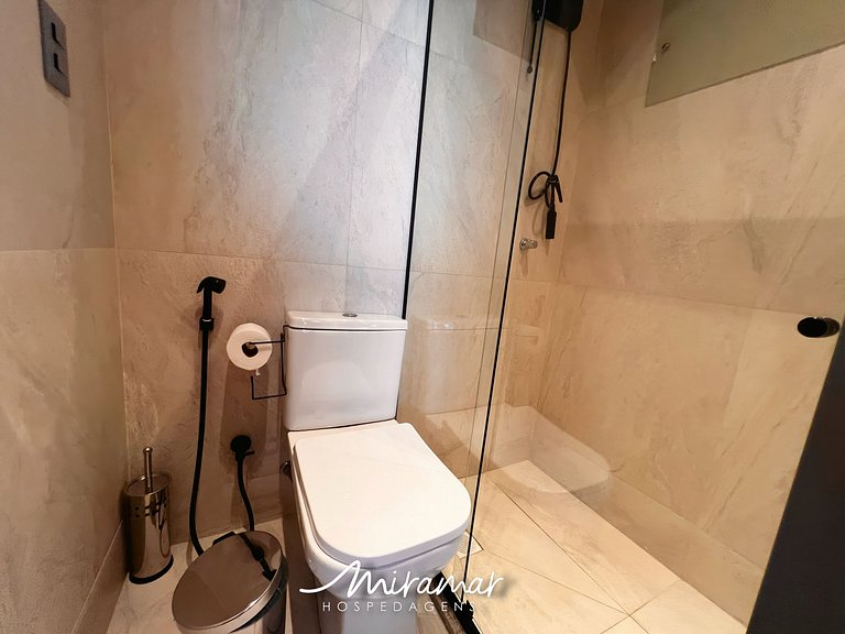 Flat p/ 2 pessoas c/ Varanda Vista Mar-Miramar