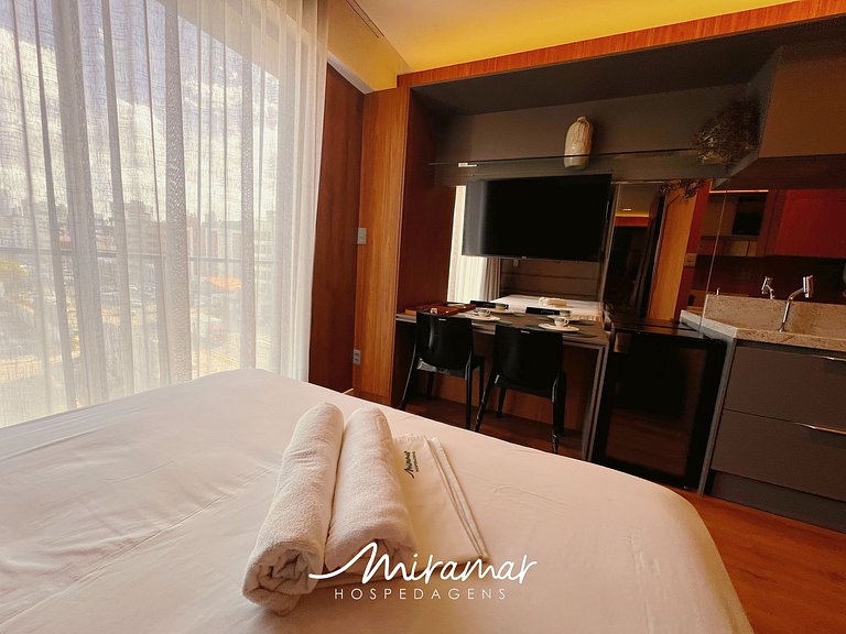 Flat p/ 2 pessoas c/ Varanda Vista Mar-Miramar