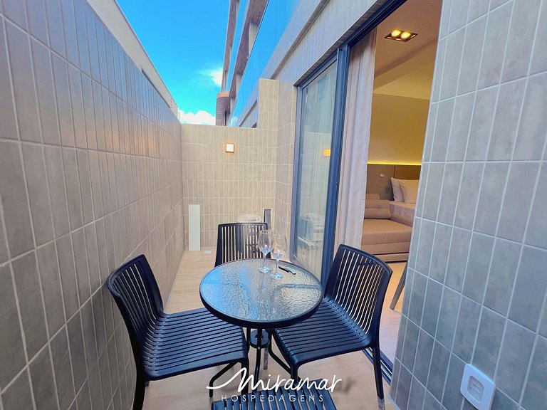 Flat p/ 4 pessoas c/ Terraço-Miramar Hospedagens