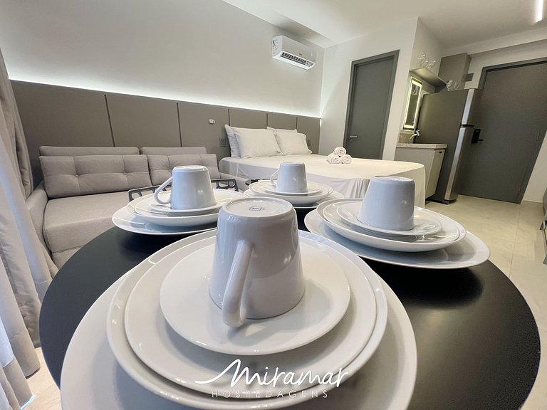 Flat p/ 4 pessoas c/ Terraço-Miramar Hospedagens