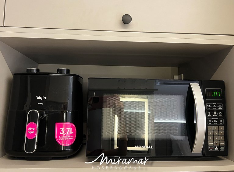 Flat p/ 4 pessoas c/ Terraço-Miramar Hospedagens