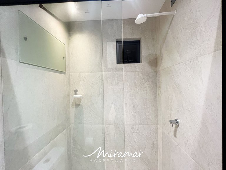 Flat p/ 4 pessoas c/ Terraço-Miramar Hospedagens