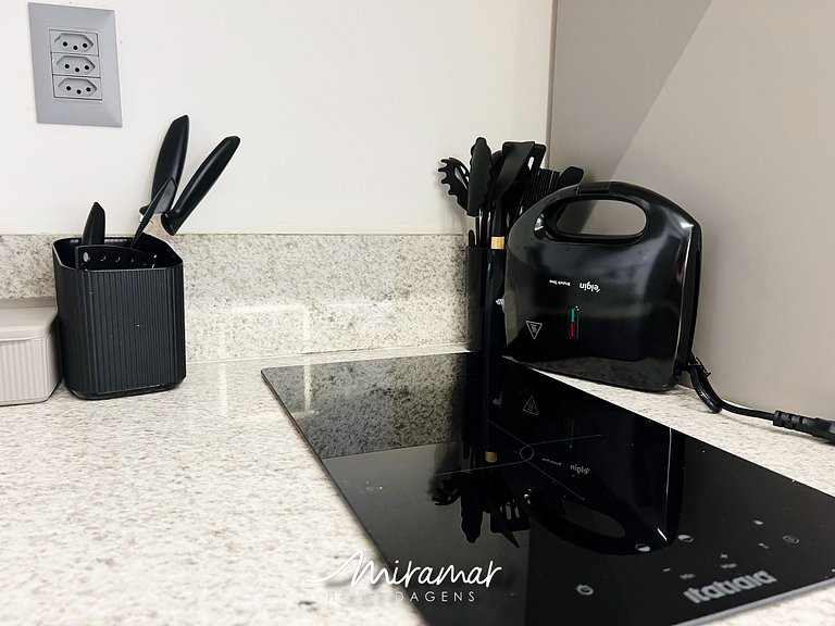 Flat p/ 4 pessoas c/ Terraço-Miramar Hospedagens