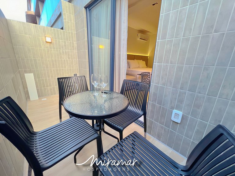 Flat p/ 4 pessoas c/ Terraço-Miramar Hospedagens