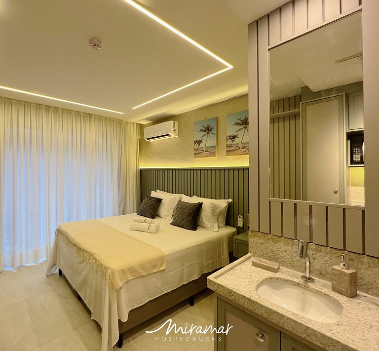 Flat p/ 3 pessoas c/ Varanda no Jardim Oceania