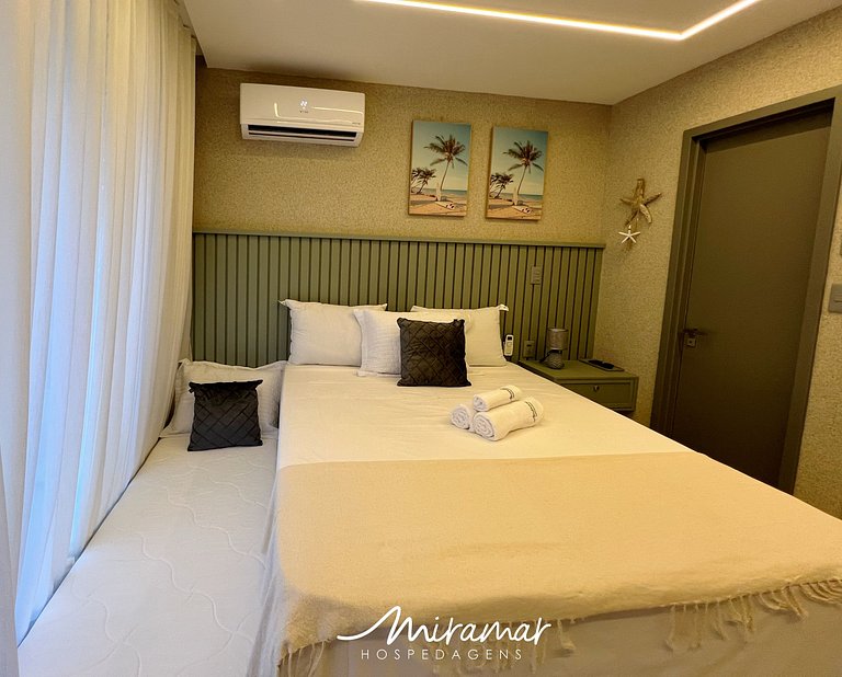 Flat p/ 3 pessoas c/ Varanda no Jardim Oceania