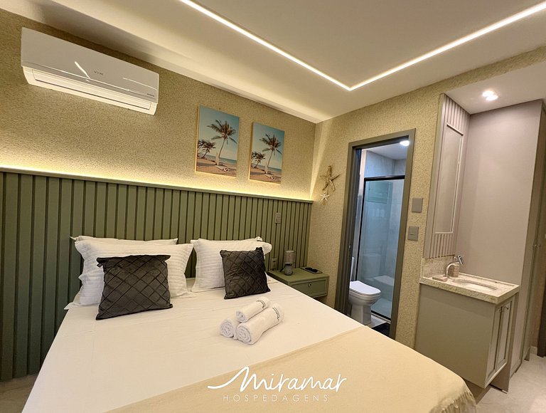 Flat p/ 3 pessoas c/ Varanda no Jardim Oceania