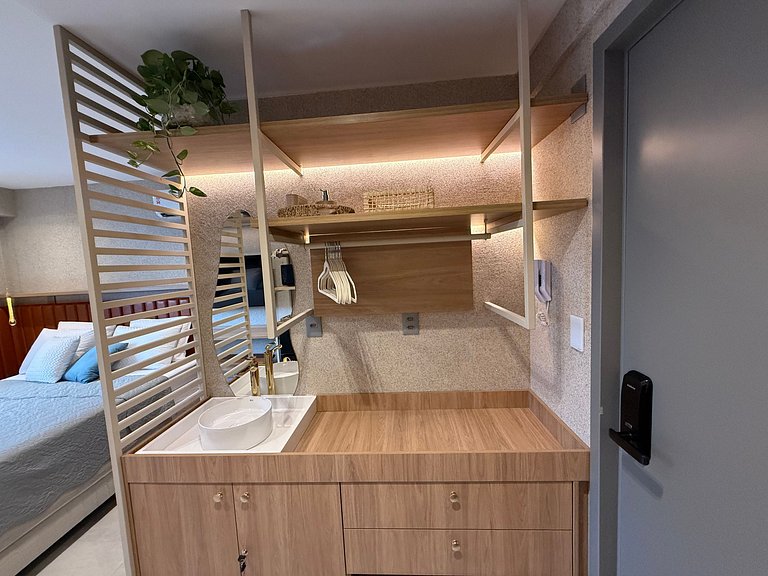 Flat c/ Varandda p/ 4 Pessoas Vista-Mar