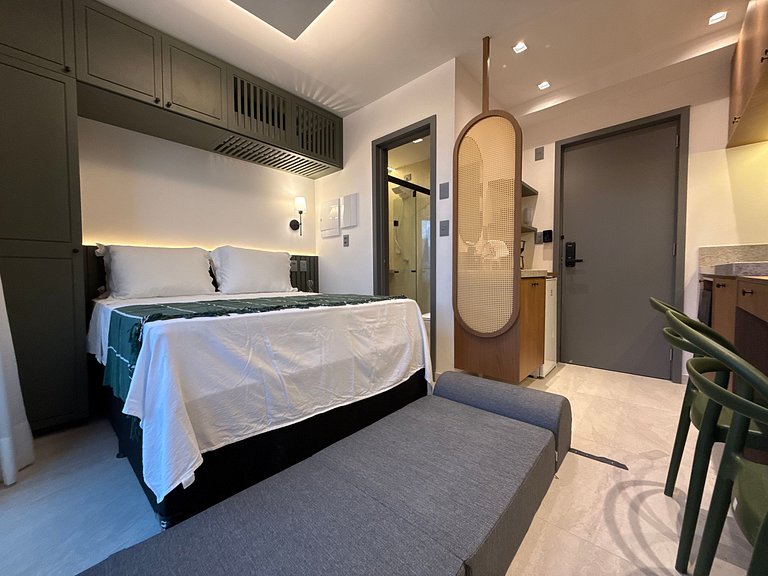 Flat c/ Varanda Vista Mar/ Prédio pé na areia