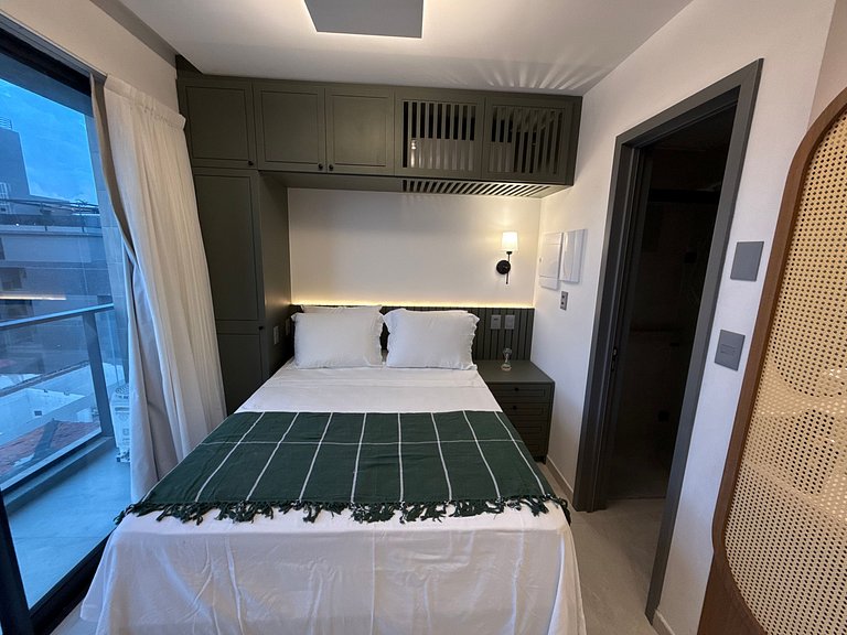 Flat c/ Varanda Vista Mar/ Prédio pé na areia (MH)