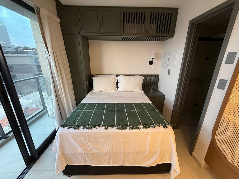 Flat c/ Varanda Vista Mar/ Prédio pé na areia (MH)