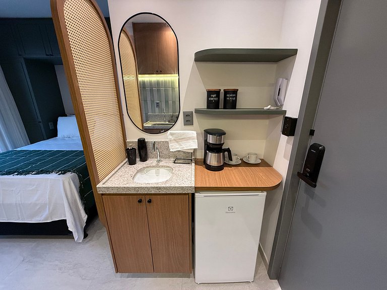 Flat c/ Varanda Vista Mar/ Prédio pé na areia