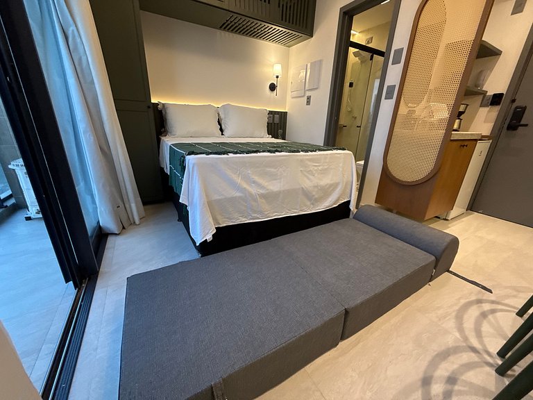 Flat c/ Varanda Vista Mar/ Prédio pé na areia