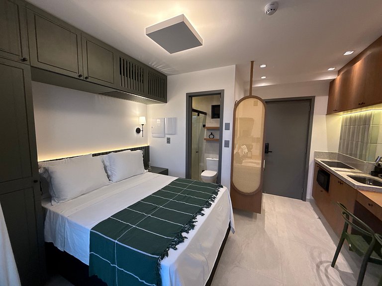 Flat c/ Varanda Vista Mar/ Prédio pé na areia (MH)
