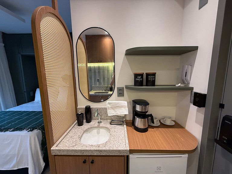 Flat c/ Varanda Vista Mar/ Prédio pé na areia