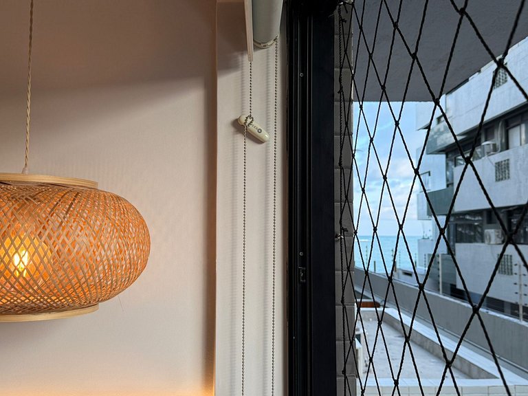 Ap p/ 7 Pessoas com Varanda a Poucos Passos do Mar