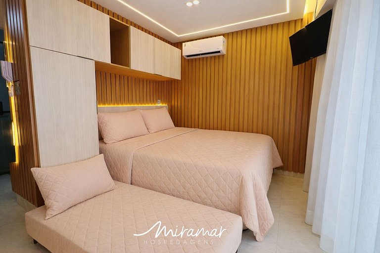 Flat novo e com varanda no Jardim Oceania