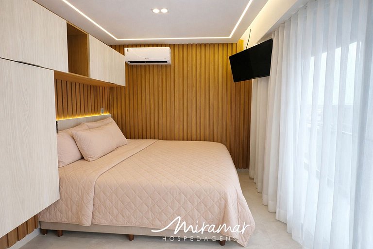 Flat novo e com varanda no Jardim Oceania