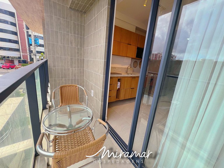 Flat novo e com varanda no Jardim Oceania