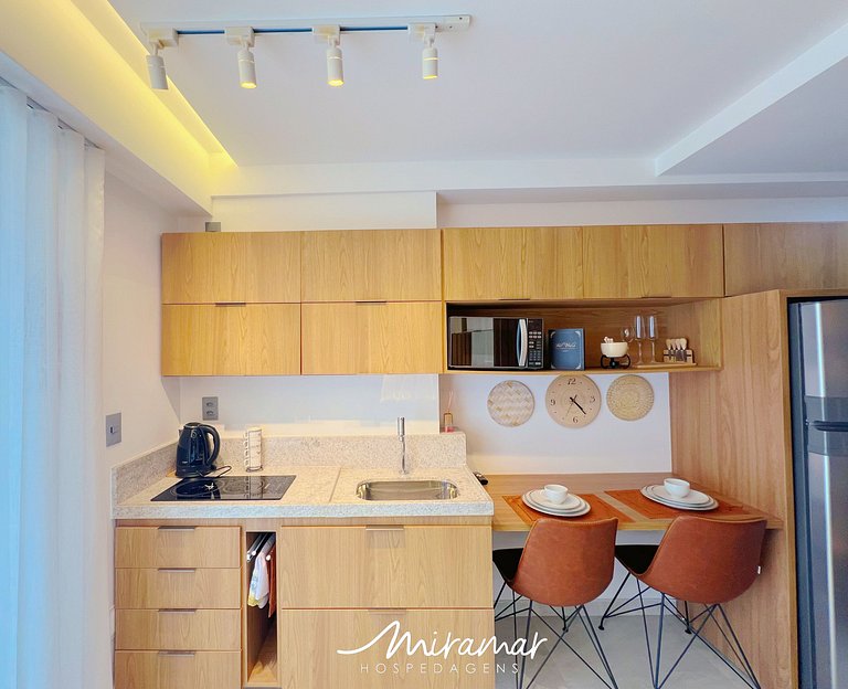 Flat novo e com varanda no Jardim Oceania