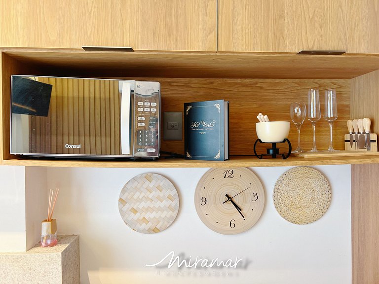 Flat novo e com varanda no Jardim Oceania