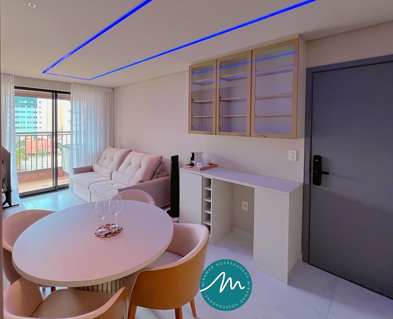 Apto c/ 2 quartos com Varanda e Wifi-Miramar