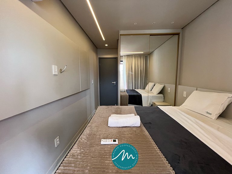 Apto c/ 2 quartos com Varanda e Wifi-Miramar