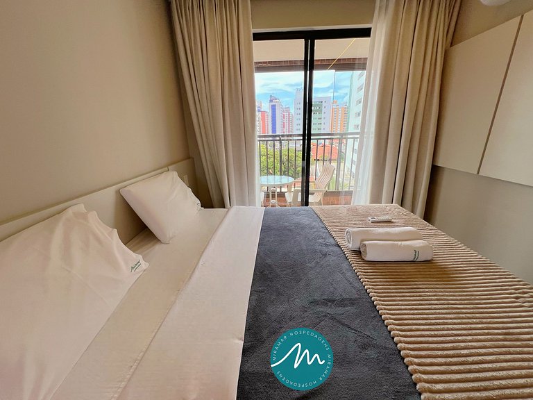 Apto c/ 2 Suítes com Varanda e Wifi-Miramar