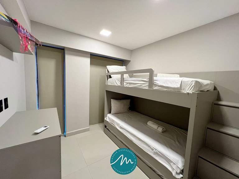 Ap p/ 7 Pessoas com Varanda a Poucos Passos do Mar