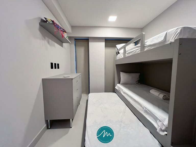 Ap p/ 7 Pessoas com Varanda a Poucos Passos do Mar