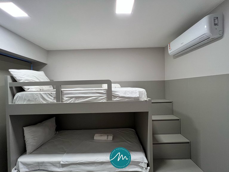 Ap p/ 7 Pessoas com Varanda a Poucos Passos do Mar