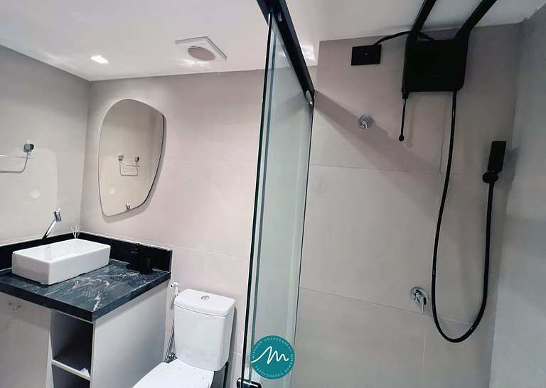 Ap p/ 7 Pessoas com Varanda a Poucos Passos do Mar