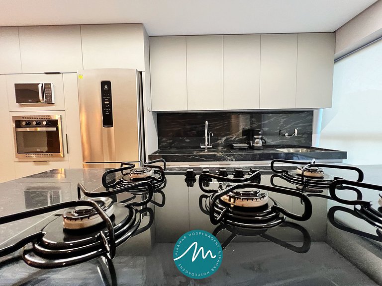 Ap p/ 7 Pessoas com Varanda a Poucos Passos do Mar