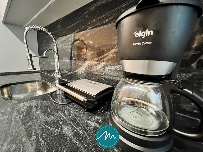 Ap p/ 7 Pessoas com Varanda a Poucos Passos do Mar