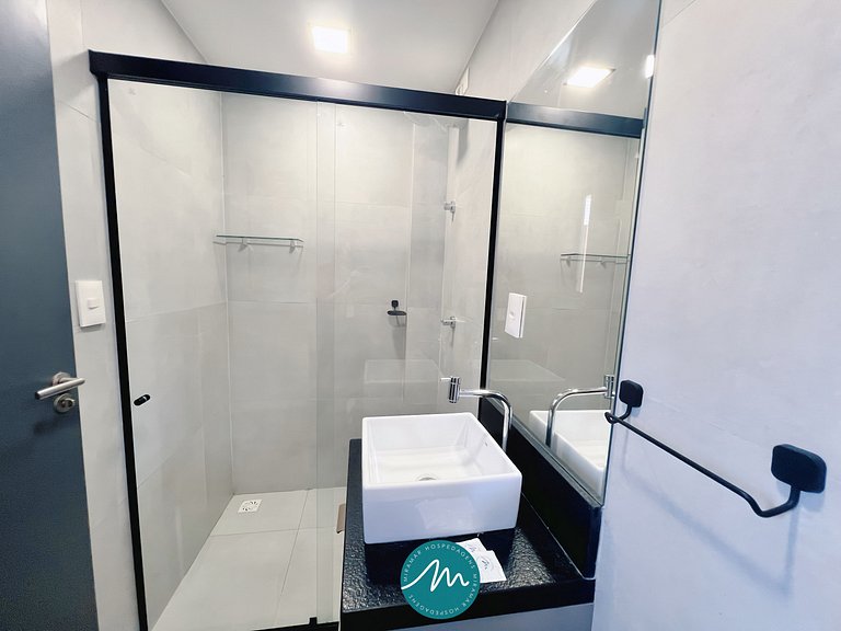 Flat c/ Banheira na cobertura- BESSA - MH